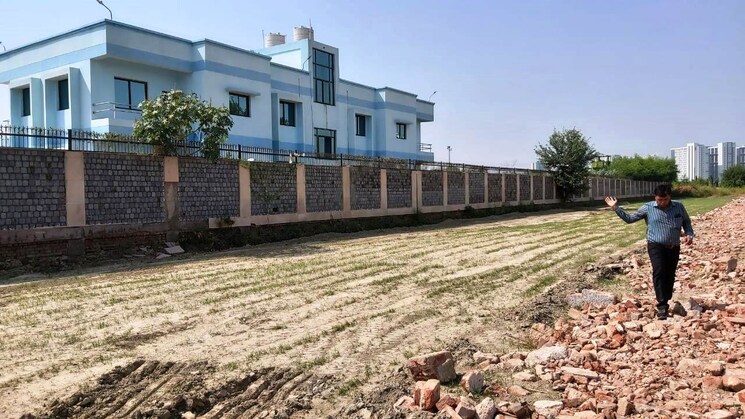 undefined, sector 167  50 Sq.Yd. Plot In Sector 167 Noida 8741959