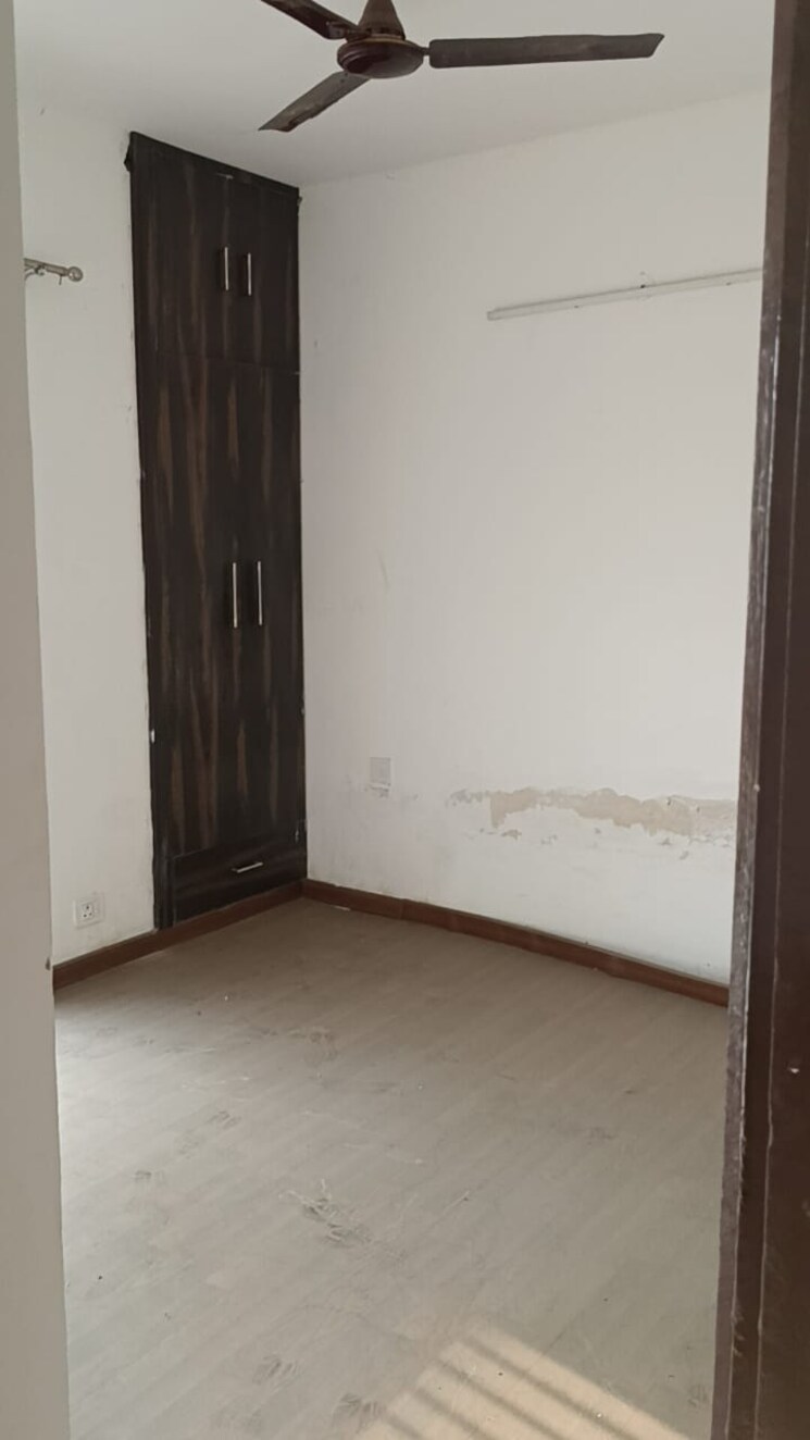 Room, parklands 3 Bedroom 250 Sq.Yd. Builder Floor In Sector 85 Faridabad 8742113