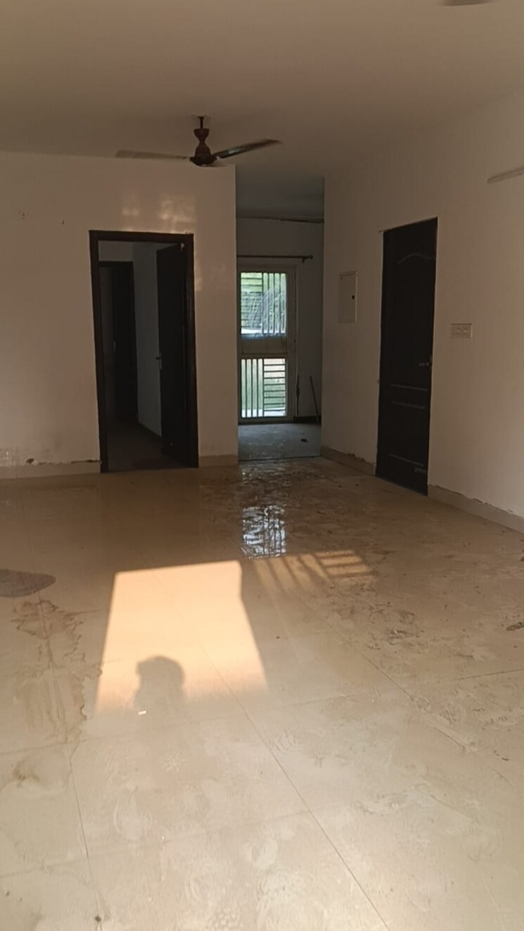 Room, parklands 3 Bedroom 250 Sq.Yd. Builder Floor In Sector 85 Faridabad 8742113
