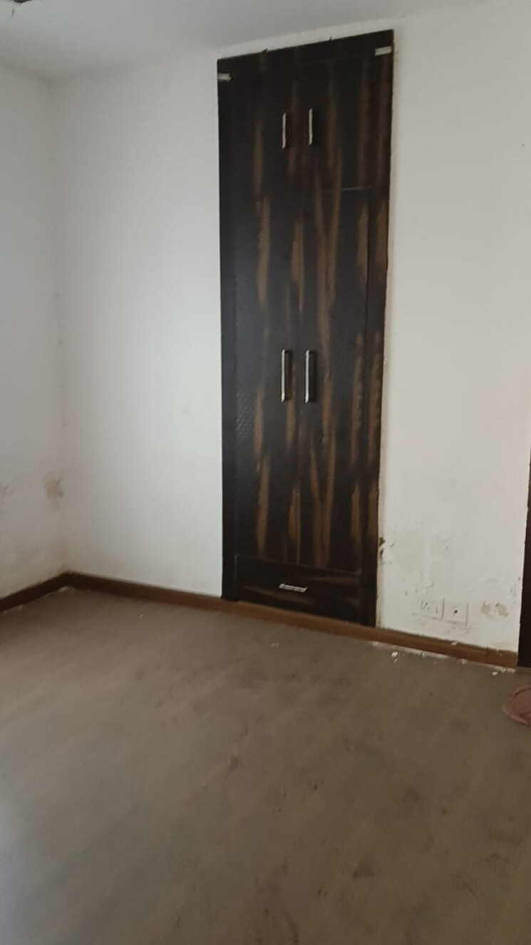 Room, parklands 3 Bedroom 250 Sq.Yd. Builder Floor In Sector 85 Faridabad 8742113