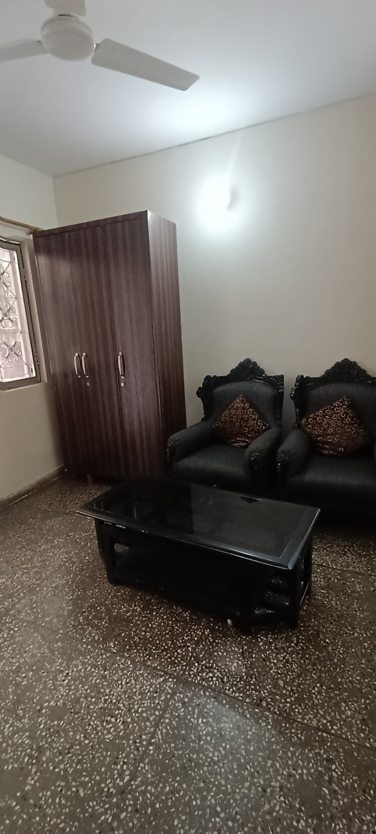 Living Room, rwa-chittaranjan-park-block-r 1.5 Bedroom 500 Sq.Ft. Apartment In Chittaranjan Park Delhi 8742120