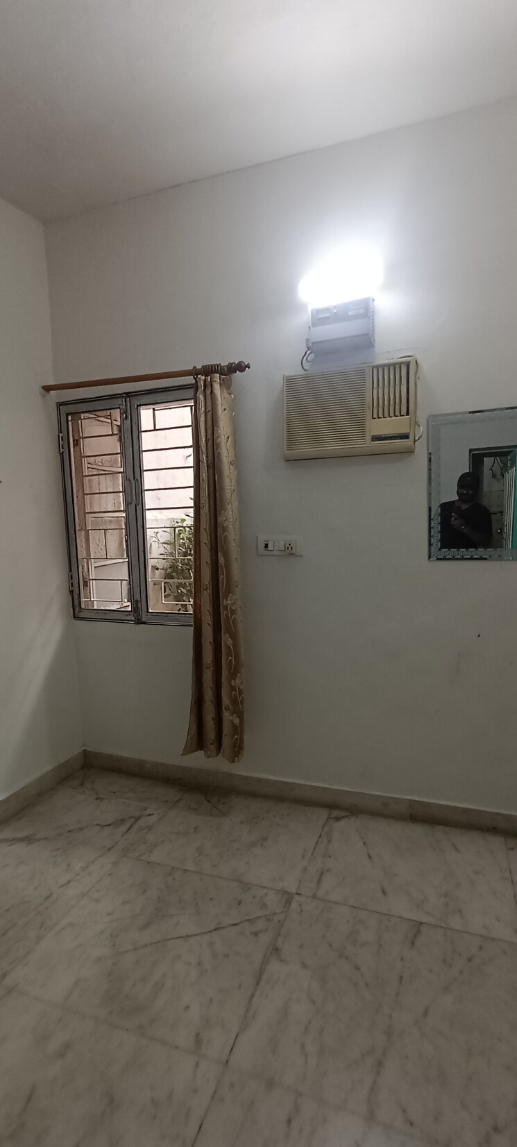Room, rwa-chittaranjan-park-block-r 1.5 Bedroom 500 Sq.Ft. Apartment In Chittaranjan Park Delhi 8742120