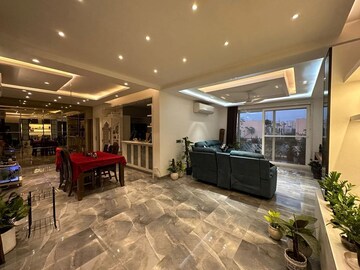Parking in 3 BHK Builder Floor at Sector 89 – for Rent