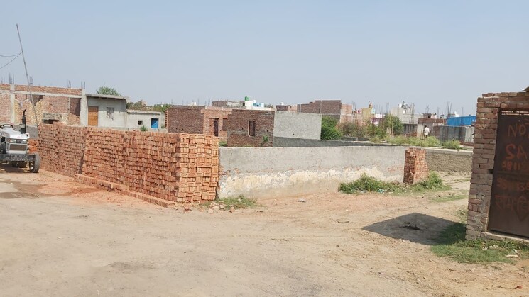 Nearby, sector 142  450 Sq.Ft. Plot In Sector 142 Noida 8742132