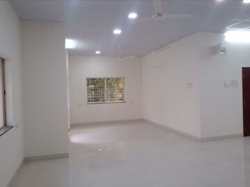 Room in 3 BHK Apartment at Prabhat Road – for Sale