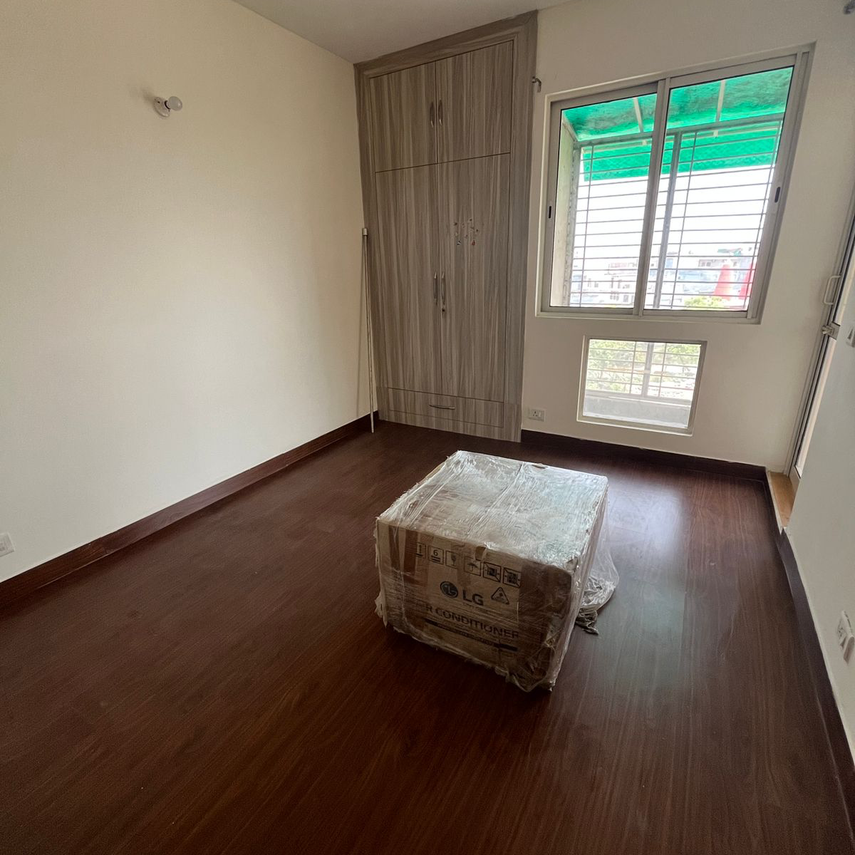 2 BHK Apartment For Rent in Jaypee Greens Kosmos