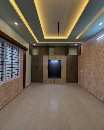 Room in 2.5 BHK Builder Floor at Sector 20 – for Rent