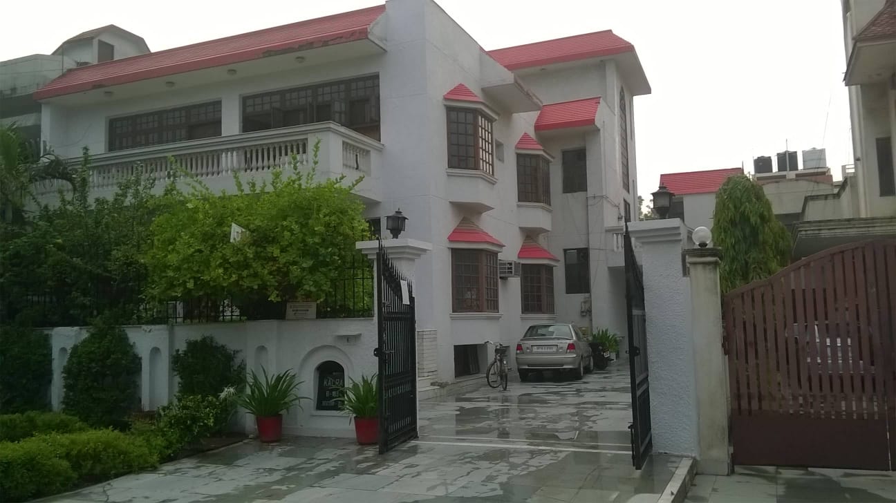2 BHK + Pooja Room Independent House For Rent in Sector 26