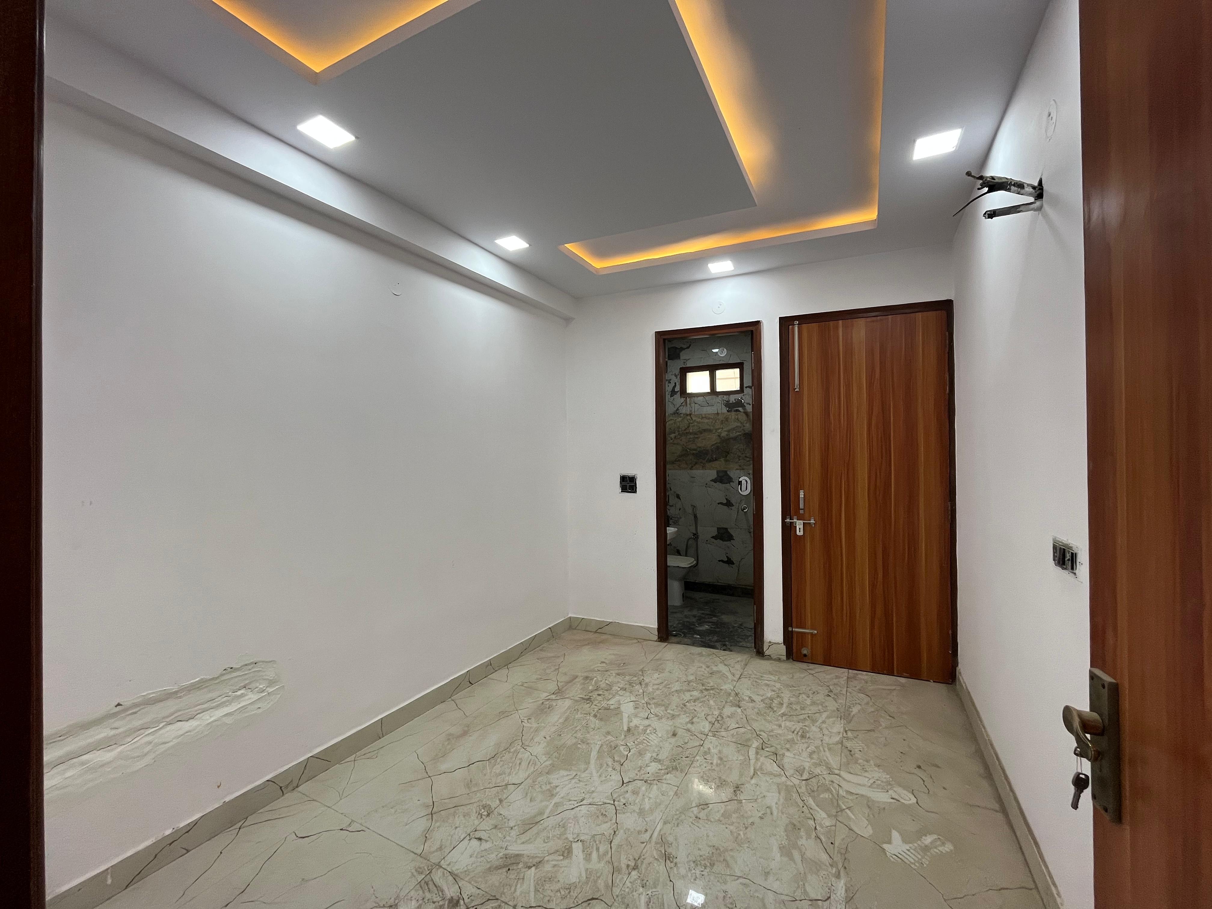 3 BHK + Extra Room Builder Floor For Sale in Tomar Colony