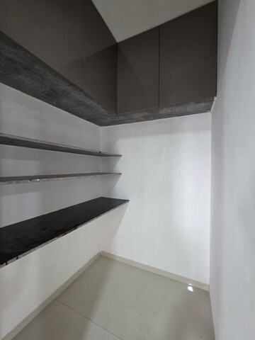 Room in 3 BHK Apartment at Satellite – for Rent