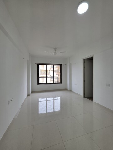 Room in 3 BHK Apartment at Satellite – for Rent