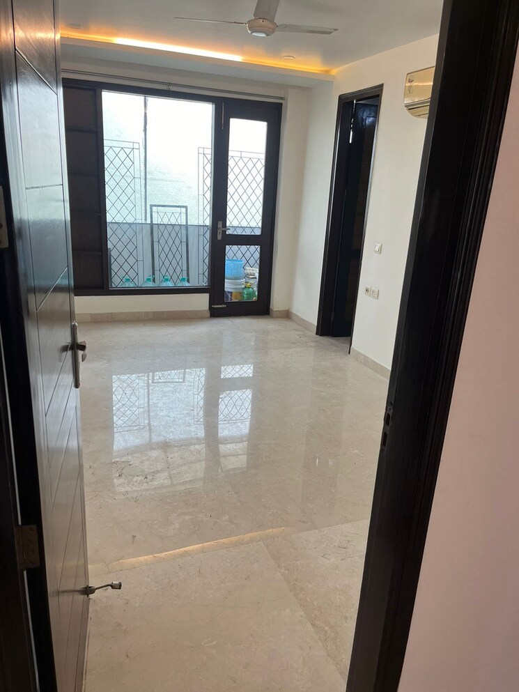 Room, green park 3 Bedroom 1800 Sq.Ft. Apartment In Green Park Delhi 8743493