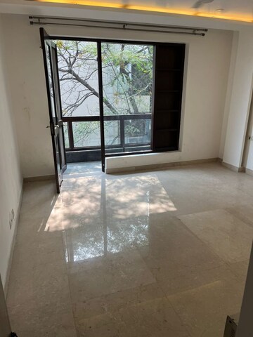 Room in 3 BHK Apartment at Green Park – for Sale