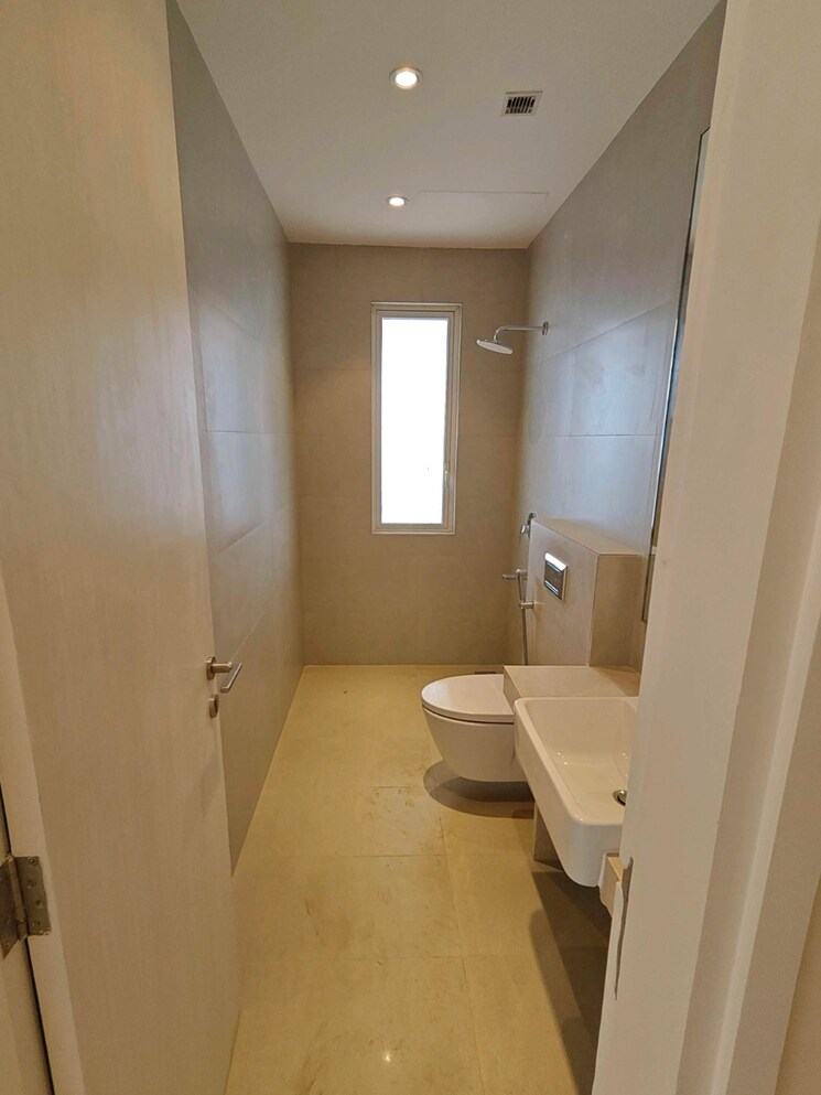 Bathroom, indiabulls-sky-forest 3 Bedroom 2908 Sq.Ft. Apartment In Lower Parel Mumbai 8742408