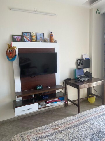 Furnished Amenities in 3 BHK Builder Floor at Sector 14 – for Sale