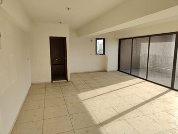 Room in  Office Space at Mithakhali – for Rent