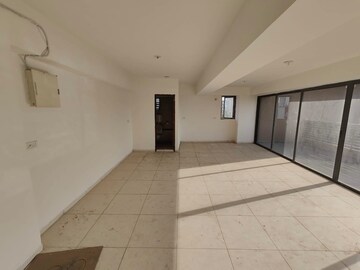 Room in  Office Space at Mithakhali – for Rent