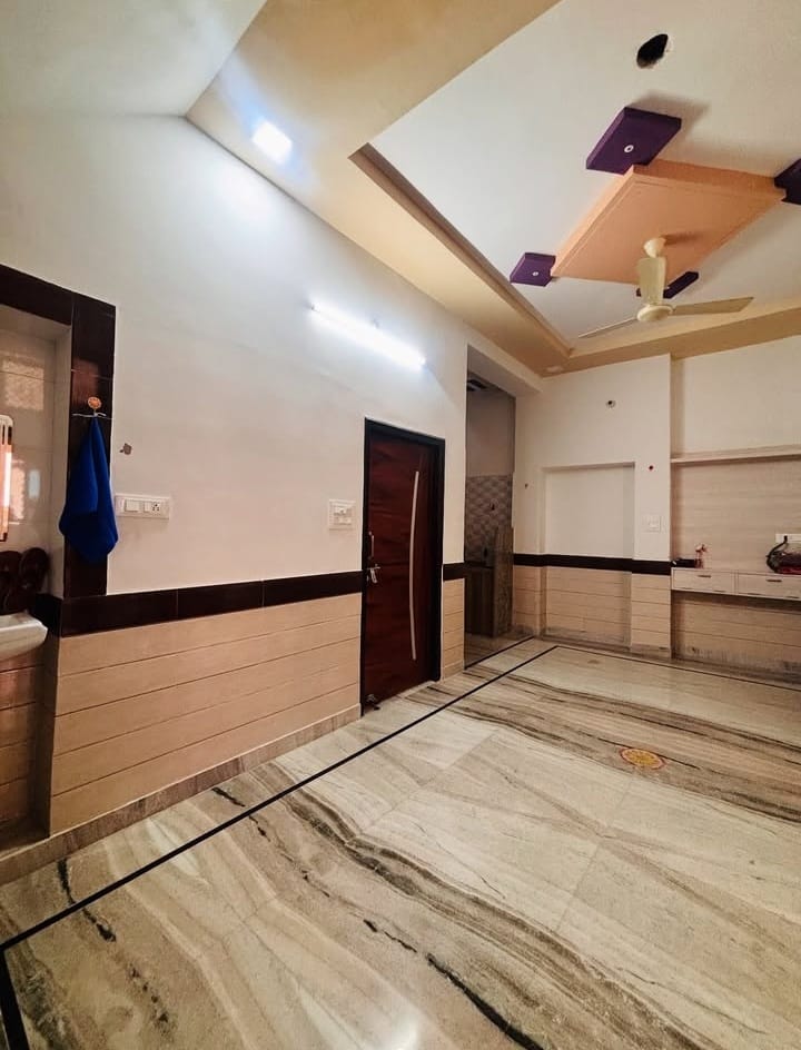3 BHK + Pooja Room,Extra Room Builder Floor For Sale in Building Floor 