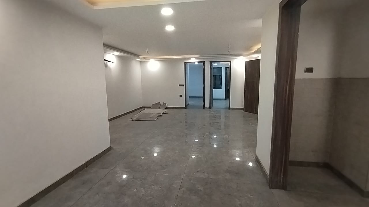 4 BHK + Extra Room Builder Floor For Sale in Kaushik Enclave