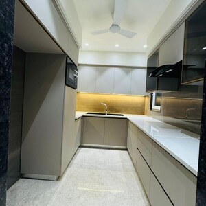 Kitchen in 3 BHK Builder Floor at Vipul World Plots, Sector 48 – for Sale