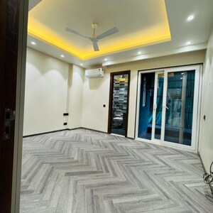 Bedroom in 3 BHK Builder Floor at Vipul World Plots, Sector 48 – for Sale