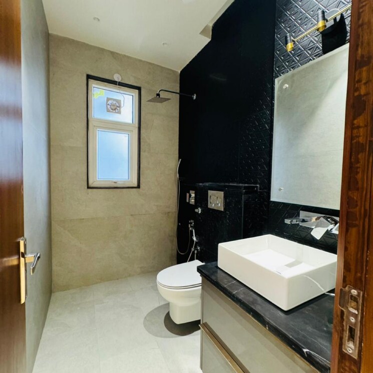 Team Area, vipul-world-plots 3 Bedroom 192 Sq.Yd. Builder Floor In Sector 48 Gurgaon 8743990