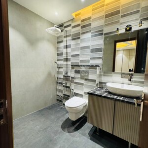 Kitchen in 3 BHK Builder Floor at Vipul World Plots, Sector 48 – for Sale