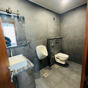 Bathroom in 3 BHK Builder Floor at Vipul World Plots, Sector 48 – for Sale