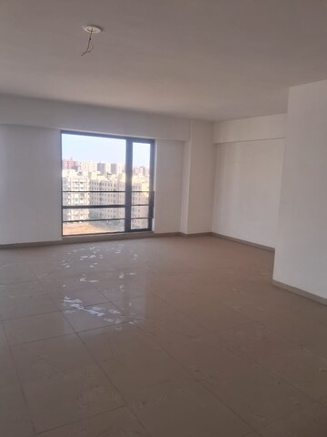 Room in  Office Space at Ashram Road – for Rent