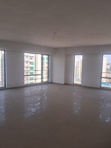 Room in  Office Space at Ashram Road – for Rent