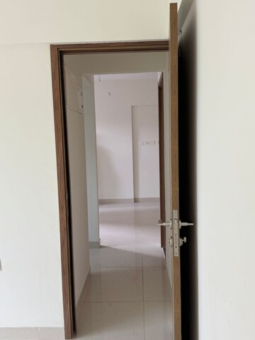 Room in 2 BHK Apartment at Shapoorji Pallonji BKC 9, Bandra East – for Rent