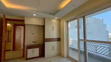 Room in 4 BHK Builder Floor at Sector 15 – for Sale