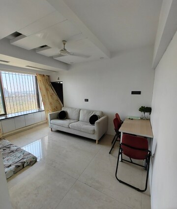 1 BHK Apartment For Sale in Brookhill Tower, Andheri West