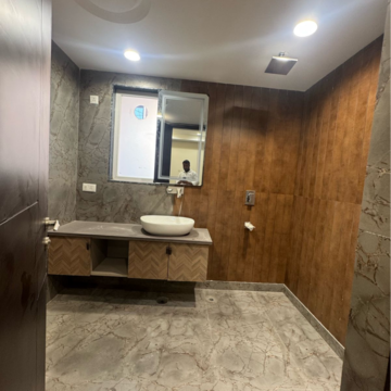 Bathroom in 4 BHK Builder Floor at South City 2 – for Sale