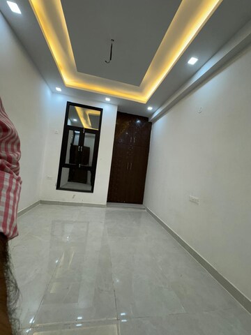 Room in 1 BHK Apartment at Takshila CHS, Andheri East – for Sale