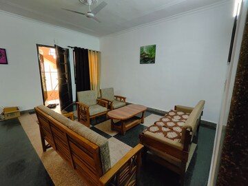 Living Room in 3 BHK Builder Floor at Relaxo Apartment, Sector 46 – for Rent