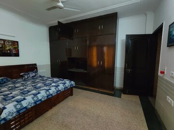 Bedroom in 3 BHK Builder Floor at Relaxo Apartment, Sector 46 – for Rent