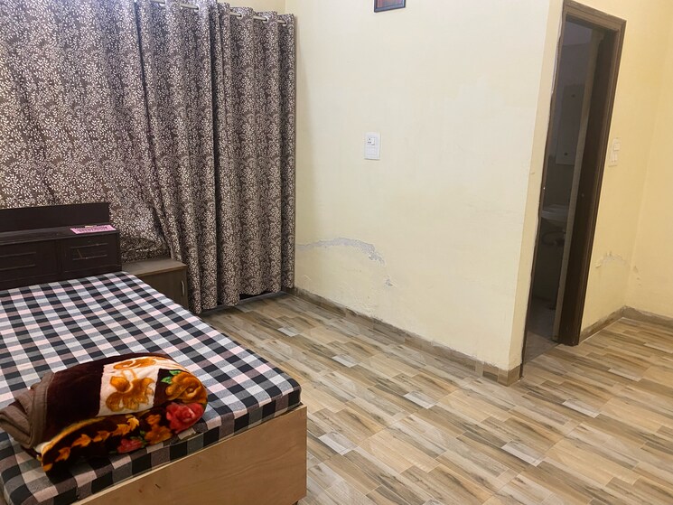 Bedroom, sector 10 2 Bedroom 1500 Sq.Ft. Independent House In Sector 10 Gurgaon 8744105