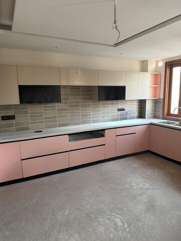Kitchen in 3 BHK Builder Floor at Sector 55 – for Rent