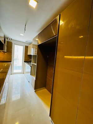 Building Lobby in 3.5 BHK Builder Floor at Ansal Esencia - Amara Villas, Sector 67 – for Sale