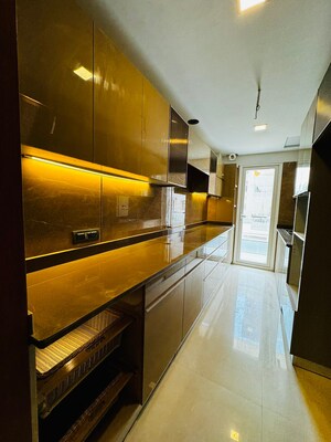 Kitchen in 3.5 BHK Builder Floor at Ansal Esencia - Amara Villas, Sector 67 – for Sale
