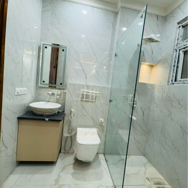 Bathroom, ss-mayfield-gardens 4 Bedroom 300 Sq.Yd. Builder Floor In Mayfield Garden Gurgaon 8744143