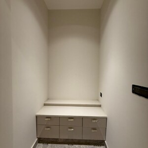 Furnished Amenities in 4 BHK Builder Floor at Unitech Rodeo Drive, South City 2 – for Sale