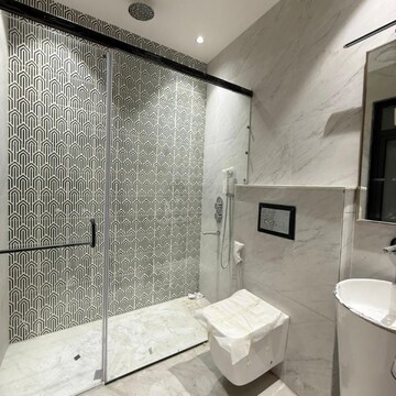 Bathroom in 4 BHK Builder Floor at Unitech Rodeo Drive, South City 2 – for Sale