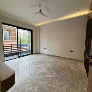 Room in 4 BHK Builder Floor at Unitech Rodeo Drive, South City 2 – for Sale