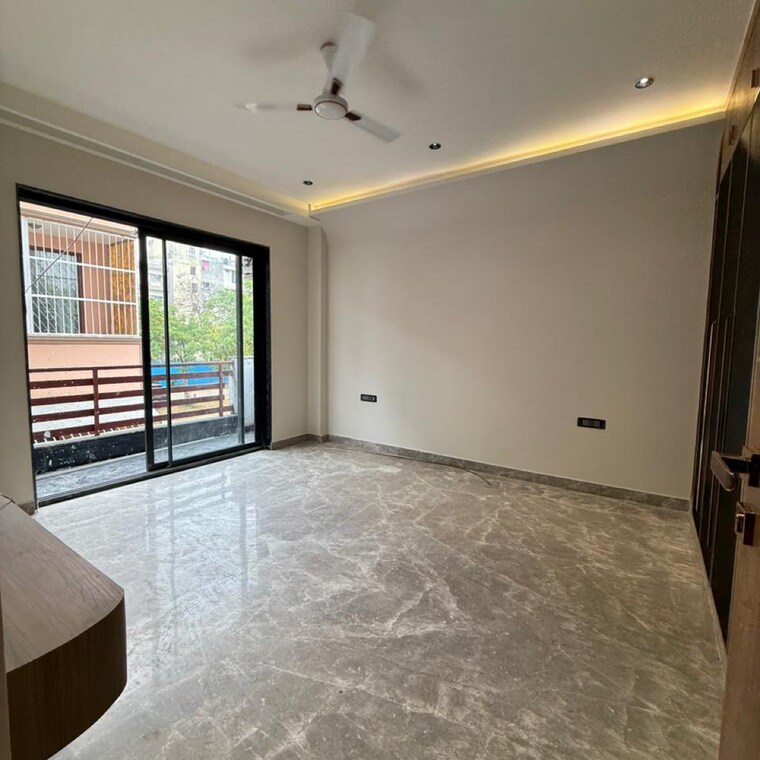 Room, unitech-rodeo-drive 4 Bedroom 275 Sq.Yd. Builder Floor In South City 2 Gurgaon 8744150