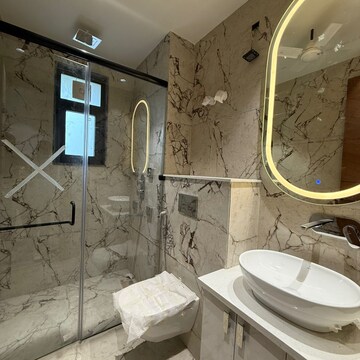 Bathroom in 4 BHK Builder Floor at Unitech Rodeo Drive, South City 2 – for Sale