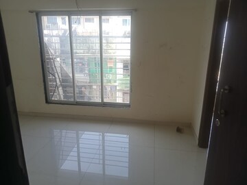 Room in 2 BHK Apartment at Accord Bindra One, Andheri East – for Rent