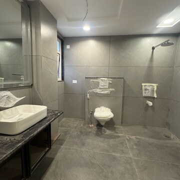 Bathroom in 4 BHK Builder Floor at S S Southend, Sector 49 – for Sale