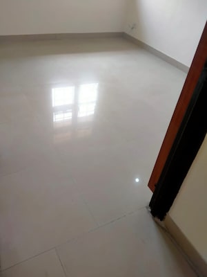 Room in 2 BHK Apartment at Vasant Kunj – for Sale